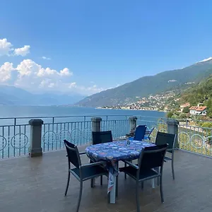 With Big Terrace And Direct Access To The Beach Apartment